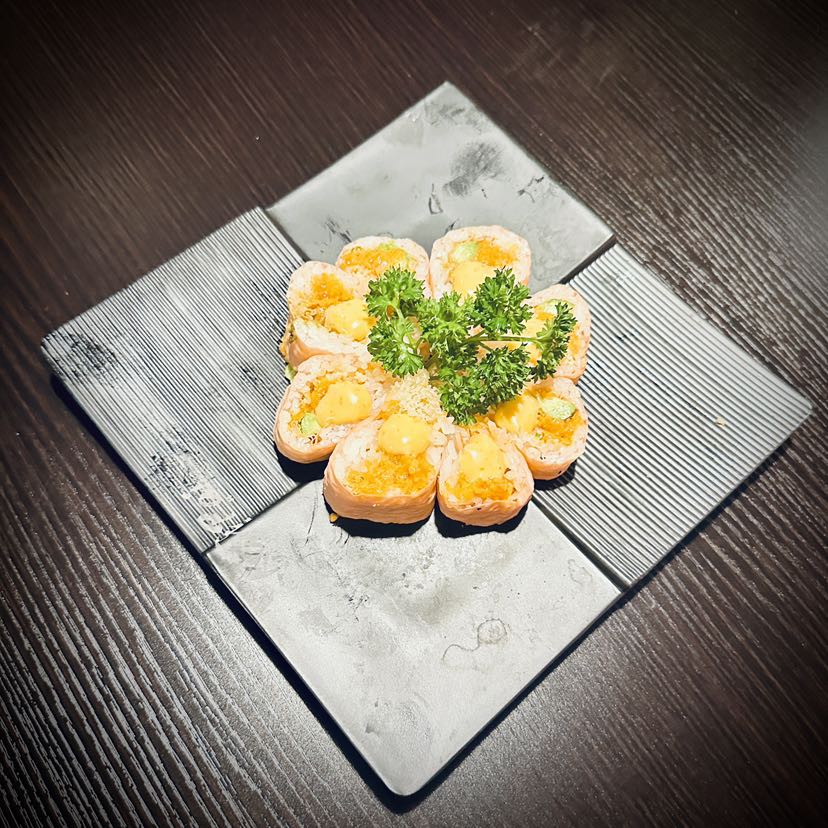 5.Signature Raw rolls — Hot Girl
